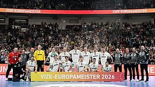 Die deutschen Handballer feierten gemeinsam noch einmal die Vize-Europameisterschaft.