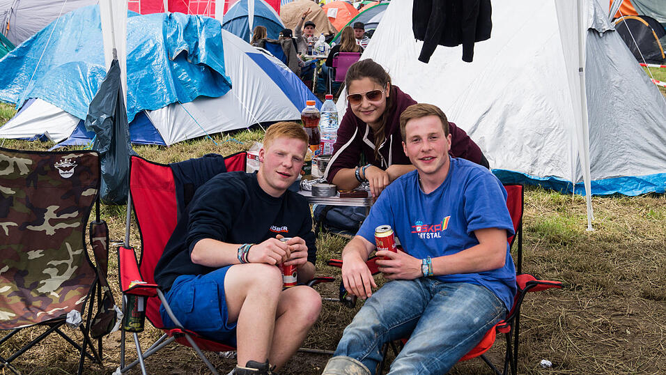 Auf dem Campingplatz lassen es die Pfingst-Open-Air-Besucher richtig krachen, aufgenommen von Regina H&ouml;lzel am Freitag.