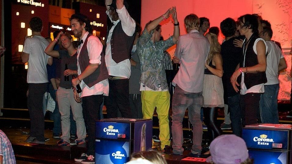 Rund 4000 Boarderfreunde feierten bei der Weltpremiere des neuesten Films von Isenseven, 'Let's go get lost' in M&uuml;nchen.