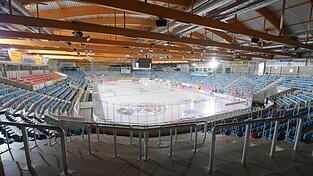 Wegen einer Havarie in der Eisarena ist das Spiel von Ingolstadt in Bremerhaven abgebrochen worden. Wegen einer Havarie in der Eisarena ist das Spiel von Ingolstadt in Bremerhaven abgebrochen worden.