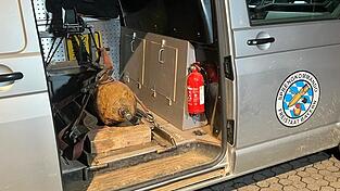 Südlich von Gebelkofen ist am Dienstagabend eine 125-Kilogramm schwere Fliegerbombe gefunden worden. Das Sprengkommando Bayern rückte an. 