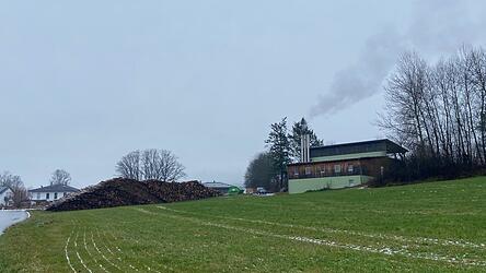 Bereits vorhanden ist in Bad Kötzting ein Wärmenetz im Umfeld der Hauser Straße, mit dem unter anderem die Schulen und das alte Krankenhaus geheizt werden. Theoretisch könnte es erweitert werden. Bereits vorhanden ist in Bad Kötzting ein Wärmenetz im Umfeld der Hauser Straße, mit dem unter anderem die Schulen und das alte Krankenhaus geheizt werden. Theoretisch könnte es erweitert werden.