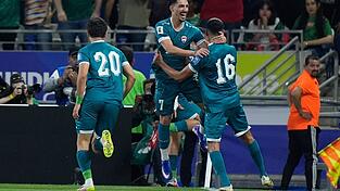 Der Irak hat sich erstmals seit 1986 wieder für eine Fußball-WM qualifiziert. Der Irak hat sich erstmals seit 1986 wieder für eine Fußball-WM qualifiziert.
