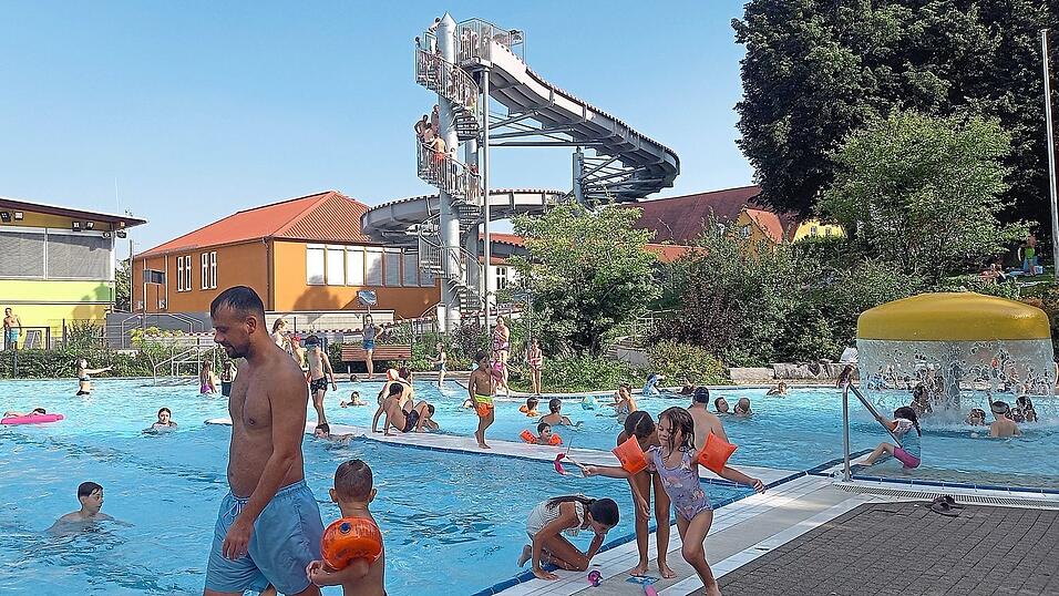 Im Mainburger Freibad ist einiges geboten. Im Mainburger Freibad ist einiges geboten.