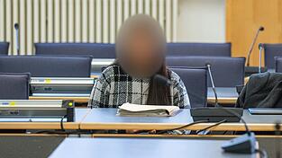 Prozess vor dem Landgericht Regensburg: Einer 37 Jahre alten Krankenschwester werden Mord und fünffacher Mordversuch vorgeworfen. Sie weist die Vorwürfe zurück.