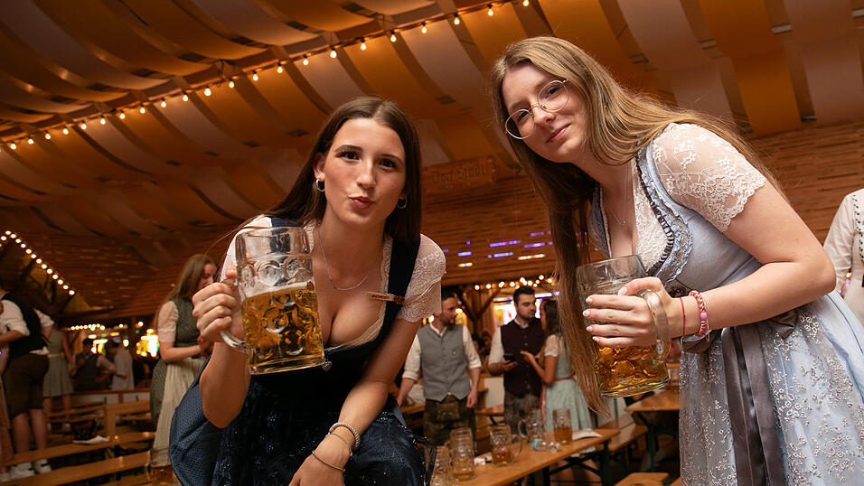 Die Partybilder vom Montag, 18. August, aus dem Festzelt Nothaft. Die Partybilder vom Montag, 18. August, aus dem Festzelt Nothaft.