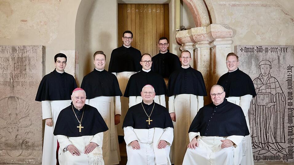 Die zehn Mitbrüder der Augustiner-Chorherren. Die zehn Mitbrüder der Augustiner-Chorherren.