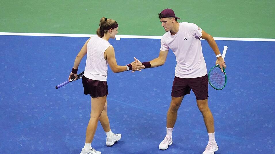 Mensik (rechts) und Muchova dominierten den ersten Satz und holen im Tiebreak den Titel. Mensik (rechts) und Muchova dominierten den ersten Satz und holen im Tiebreak den Titel.