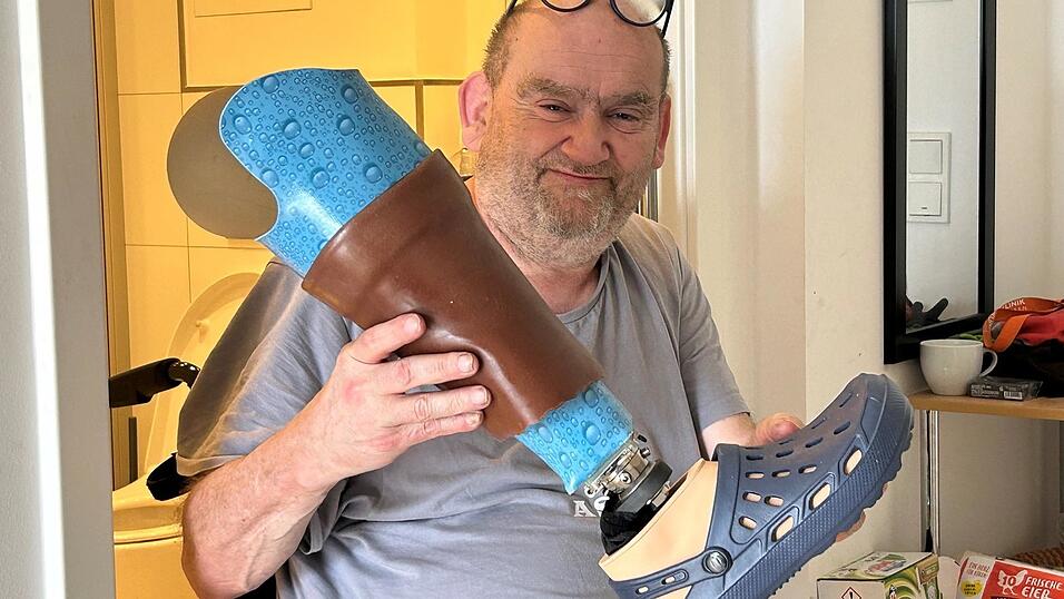 Die Schwimmprothesen geben Patrick Sch&ouml;nleben neue M&ouml;glichkeiten.