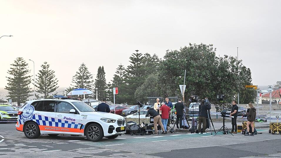 «Mein Sohn ist ein Held», sagt Vater Mohamed Fateh Al Ahmed dem australischen Sender ABC. «Mein Sohn ist ein Held», sagt Vater Mohamed Fateh Al Ahmed dem australischen Sender ABC.