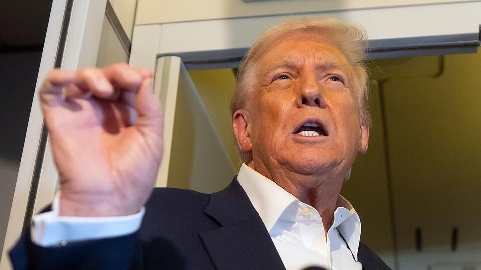 In den vergangenen Monaten hatte es immer wieder Spekulationen über den Gesundheitszustand des US-Präsidenten gegeben. In den vergangenen Monaten hatte es immer wieder Spekulationen über den Gesundheitszustand des US-Präsidenten gegeben.