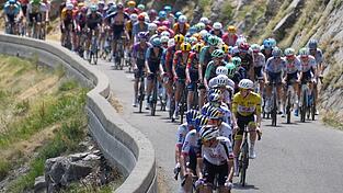 Bei der Tour de France ging es auf der 19. Etappe ins Radsport-Mekka Alpe d'Huez. Bei der Tour de France ging es auf der 19. Etappe ins Radsport-Mekka Alpe d'Huez.