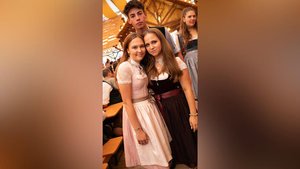 Die Partybilder vom Sonntag, 17. August, aus dem Festzelt Nothaft. Die Partybilder vom Sonntag, 17. August, aus dem Festzelt Nothaft.