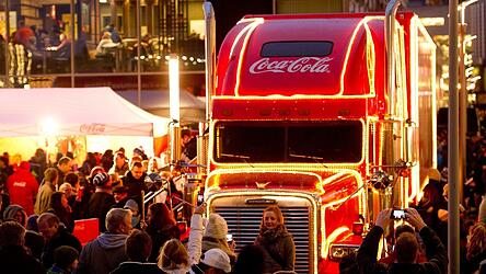 Der knallrote Laster soll am 13. Dezember von 14 bis 20 Uhr auf dem Theresienplatz halten.