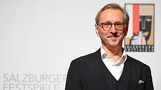 Der neue Intendant will das Gespräch mit Mitarbeitern und Publikum suchen. Der neue Intendant will das Gespräch mit Mitarbeitern und Publikum suchen.