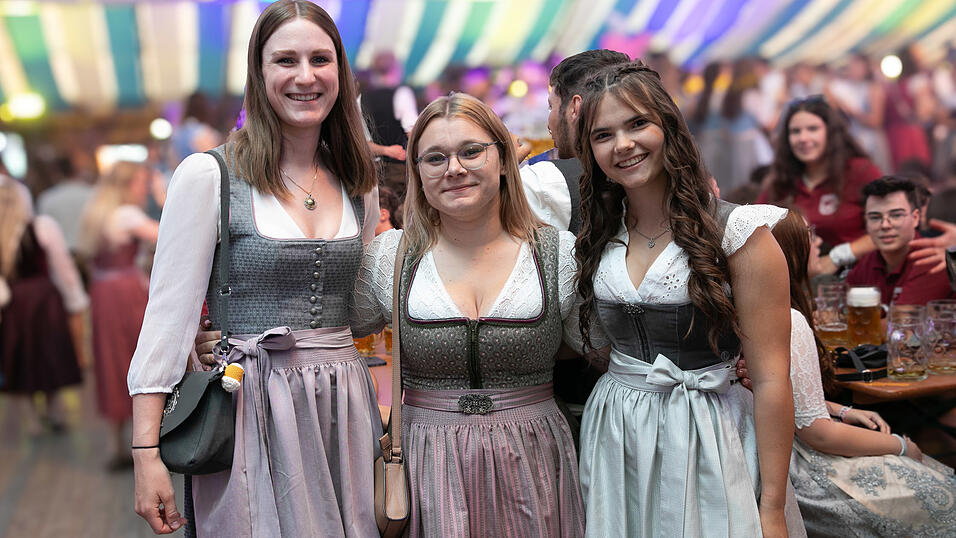 Die Partybilder vom Montag, 11. August, aus dem Festzelt Wenisch. Die Partybilder vom Montag, 11. August, aus dem Festzelt Wenisch.
