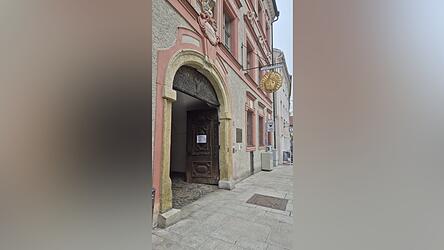 Beherbergt den R&ouml;merschatz und die Abteilung f&uuml;r bayerische Fr&uuml;hgeschichte: das G&auml;ubodenmuseum.