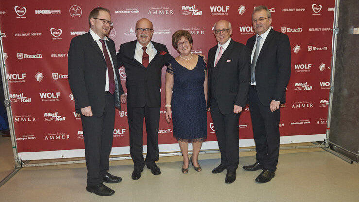 Die Metzgerzunft hat am Samstagabend in die Joseph-von-Fraunhofer-Halle eingeladen. Die Metzgerzunft hat am Samstagabend in die Joseph-von-Fraunhofer-Halle eingeladen.