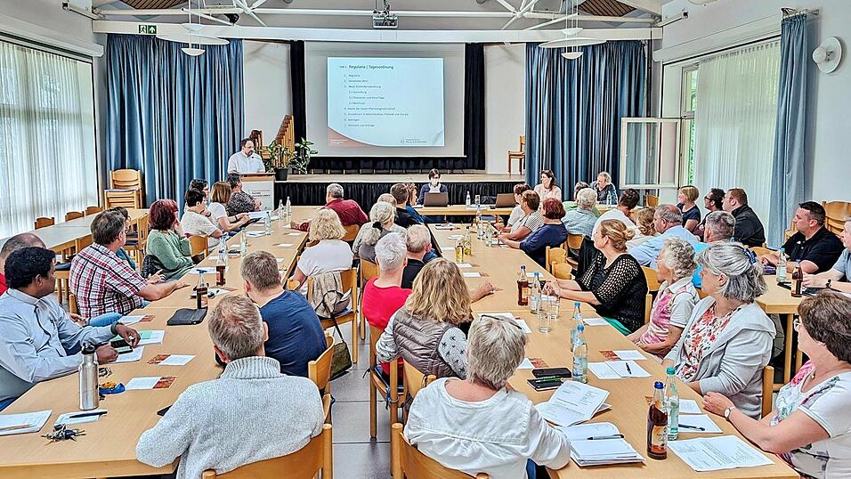 Viele Interessierte lauschten den Ausf&uuml;hrungen.