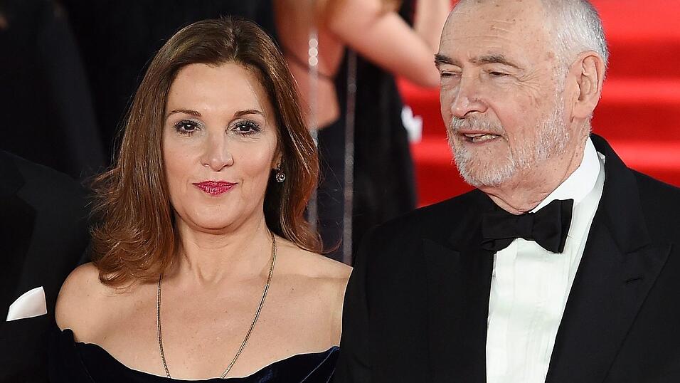 Die langjährigen Bond-Filmproduzenten Barbara Broccoli und Michael G. Wilson wollen sich in Zukunft anderen Projekten widmen. Die langjährigen Bond-Filmproduzenten Barbara Broccoli und Michael G. Wilson wollen sich in Zukunft anderen Projekten widmen.