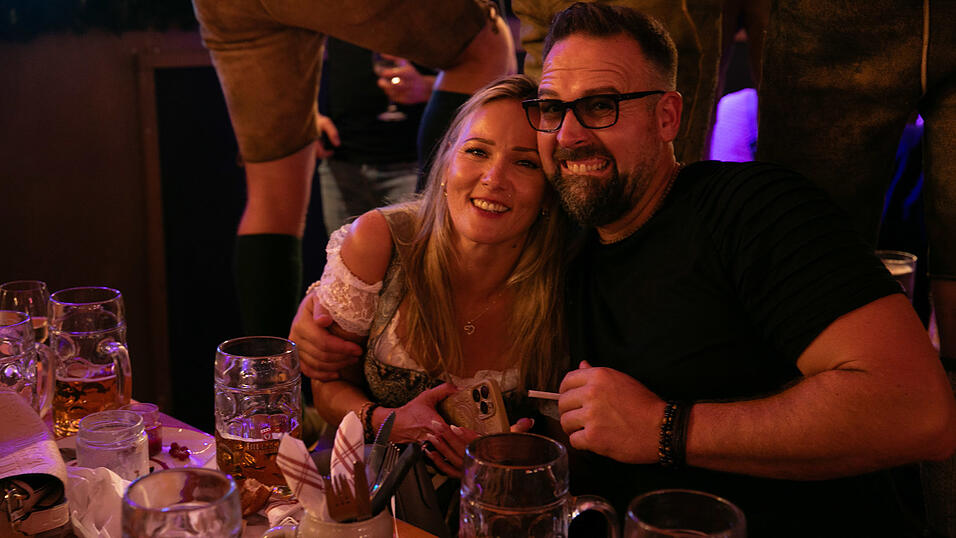 Die Partybilder vom Samstag, 16. August, aus dem Festzelt Krönner. Die Partybilder vom Samstag, 16. August, aus dem Festzelt Krönner.