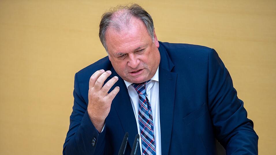Walter Nussel (CSU) spricht bei der Plenarsitzung des Bayerischen Landtags. (Archivbild)