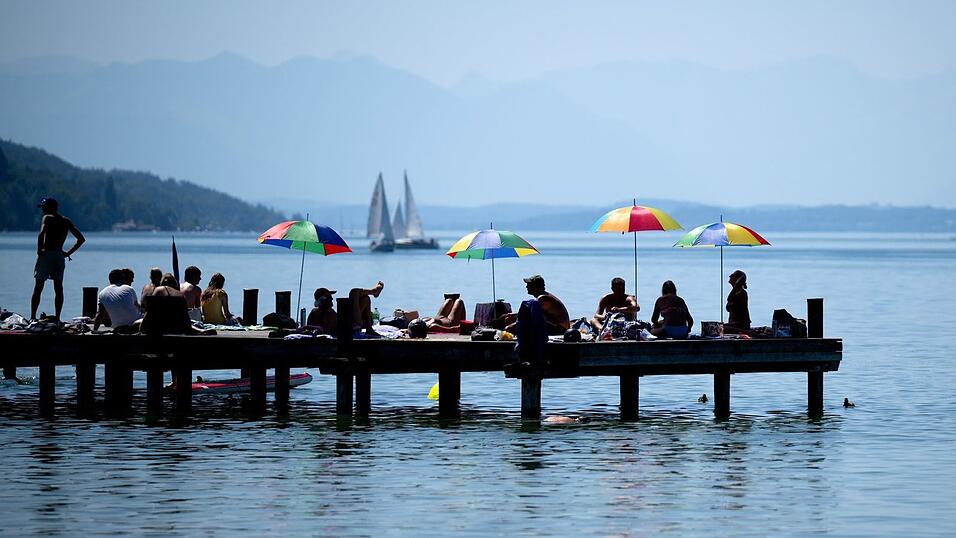 Der Landkreis Starnberg mit seinem bekannten See ist teuer - aber auch wohlhabend. (Archivbild)