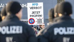 Der Freistaat wird vorerst keinen Antrag auf Prüfung eines AfD-Verbots stellen. (Archiv) Der Freistaat wird vorerst keinen Antrag auf Prüfung eines AfD-Verbots stellen. (Archiv)