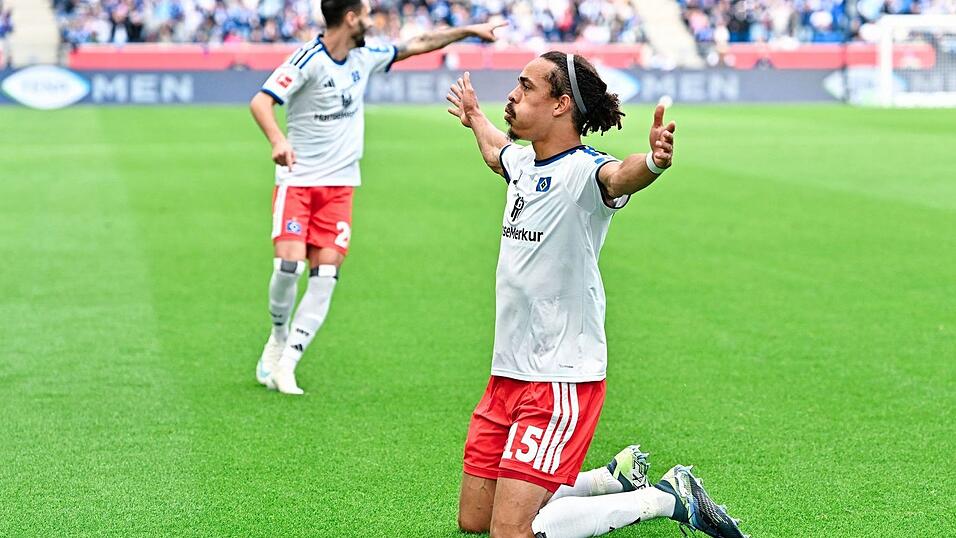 Lässt sich nach seinem Tor zum 1:0 feiern: Yussuf Poulsen. Lässt sich nach seinem Tor zum 1:0 feiern: Yussuf Poulsen.