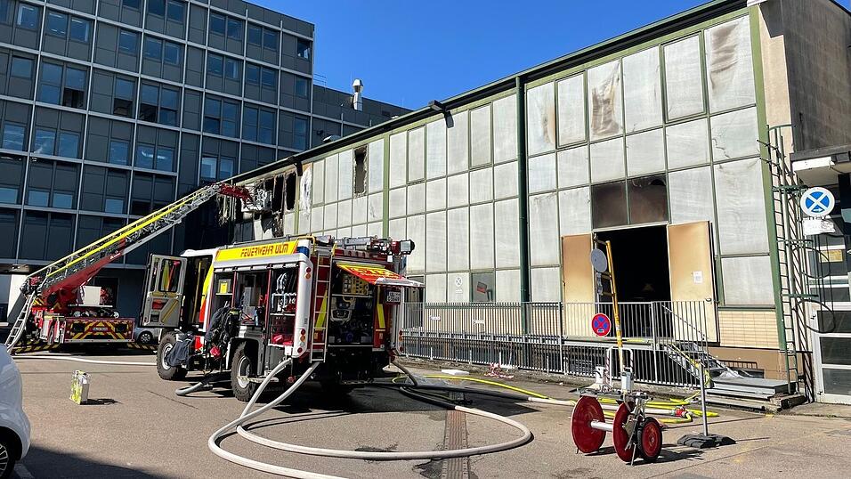 Bei dem Brand entstand ein Millionenschaden. (Archivbild) Bei dem Brand entstand ein Millionenschaden. (Archivbild)