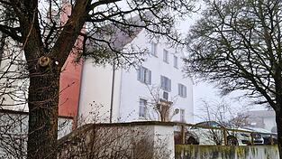 Der Vorwurf des Handeltreibens mit Betäubungsmitteln in nicht geringer Menge gegen eine 22-jährige Mutter bestätigte sich bei der Verhandlung am Amtsgericht Landau nicht. Der Vorwurf des Handeltreibens mit Betäubungsmitteln in nicht geringer Menge gegen eine 22-jährige Mutter bestätigte sich bei der Verhandlung am Amtsgericht Landau nicht.