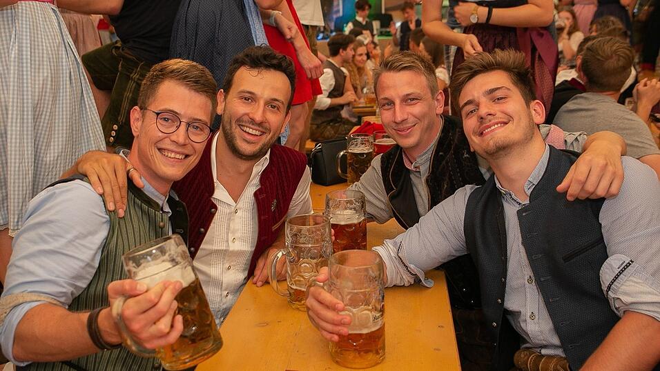 Die Partybilder von Dienstag, 16. August 2022, aus dem Festzelt Nothaft.
