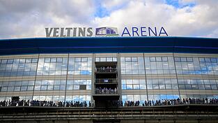 Der Mann war nach Angaben der Polizei bei einer F&uuml;hrung durch das Stadion vom FC Schalke 04 dabei gewesen. (Symbolbild)