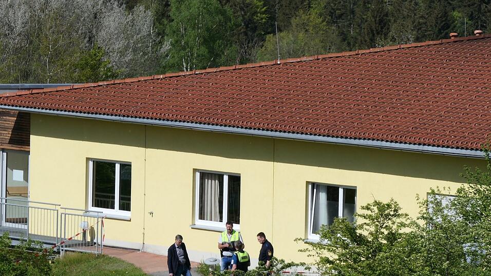 Die Tat ereignete sich auf dem Parkplatz eines Senioren- und Pflegeheims in Bodenmais. Die Tat ereignete sich auf dem Parkplatz eines Senioren- und Pflegeheims in Bodenmais.