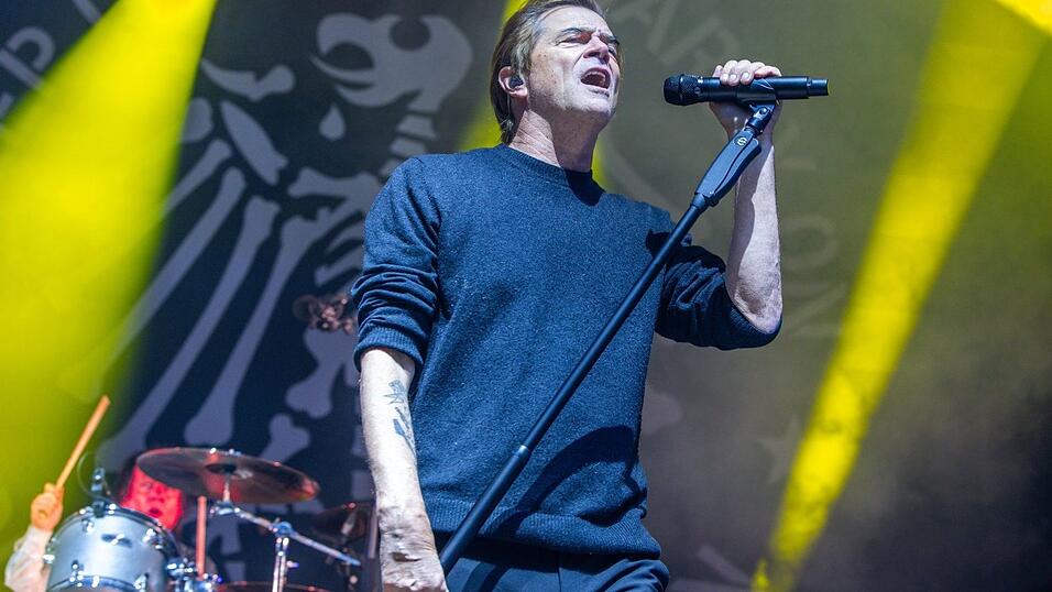 Nach neun Jahren: Neue Musik der Toten Hosen. Nach neun Jahren: Neue Musik der Toten Hosen.