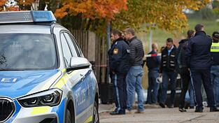 Angehörige wählten nach der Tat den Notruf und riefen die Polizei. Angehörige wählten nach der Tat den Notruf und riefen die Polizei.