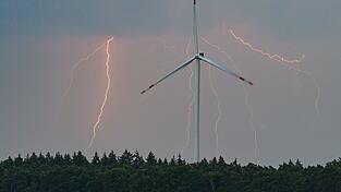 Der Wetterdienst sieht schwere Gewitter aufziehen. (Archivbild)