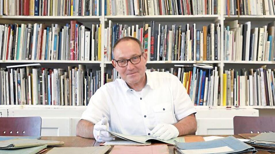 Roman Smolorz durchforstete zwei Jahre die st&auml;dtischen Museumsbest&auml;nde und versuchte, die Herkunft von Kunst- und Kulturg&uuml;tern nachzuverfolgen.