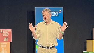 Der fr&uuml;here Gr&uuml;nen-Chef Robert Habeck fordert einen entschlossenen Ausbau sowie eine konsequente Digitalisierung des Stromnetzes.
