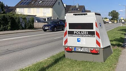 In der vergangenen Woche war der Blitzeranh&auml;nger an der Ittlinger Stra&szlig;e aufgestellt. Die Polizei verspricht sich von dem &bdquo;Enforcement Trailer&ldquo;, dass Tempos&uuml;nder k&uuml;nftig den Fu&szlig; vom Gas nehmen.