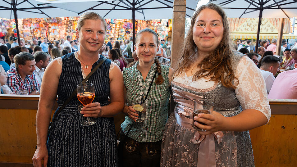 Die Partybilder vom Samstag, 19. August 2023, aus dem Festzelt Krönner. Die Partybilder vom Samstag, 19. August 2023, aus dem Festzelt Krönner.