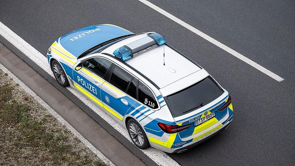 Der Einsatz auf der Autobahn 73 gestaltete sich für die Kräfte von Polizei, Rettungsdienst und Feuerwehr besonders schwierig. (Symbolbild) Der Einsatz auf der Autobahn 73 gestaltete sich für die Kräfte von Polizei, Rettungsdienst und Feuerwehr besonders schwierig. (Symbolbild)