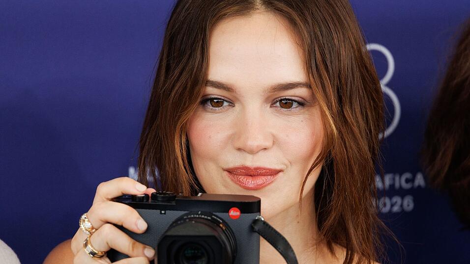 Spielt die Hauptrolle in «Das Mädchen mit der Leica»: Emilia Schüle. Spielt die Hauptrolle in «Das Mädchen mit der Leica»: Emilia Schüle.