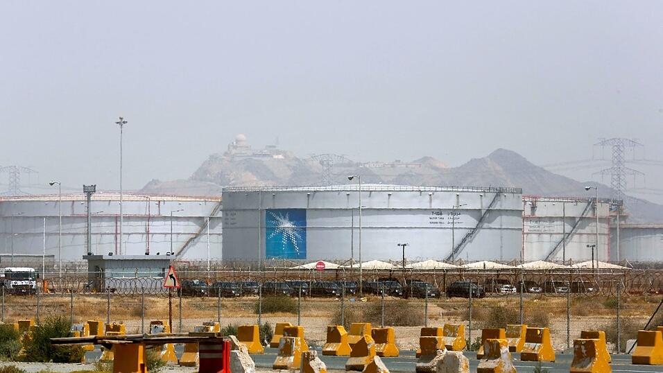 Saudi-Arabiens Ölfelder liegen vor allem im Osten, entsprechend wichtig ist der Exportweg über die Straße von Hormus. (Symbolbild) Saudi-Arabiens Ölfelder liegen vor allem im Osten, entsprechend wichtig ist der Exportweg über die Straße von Hormus. (Symbolbild)