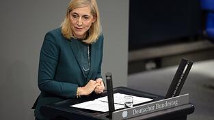 Gesundheitsministerin Warken bringt ihr Sparpaket ins parlamentarische Verfahren. (Archivbild) Gesundheitsministerin Warken bringt ihr Sparpaket ins parlamentarische Verfahren. (Archivbild)