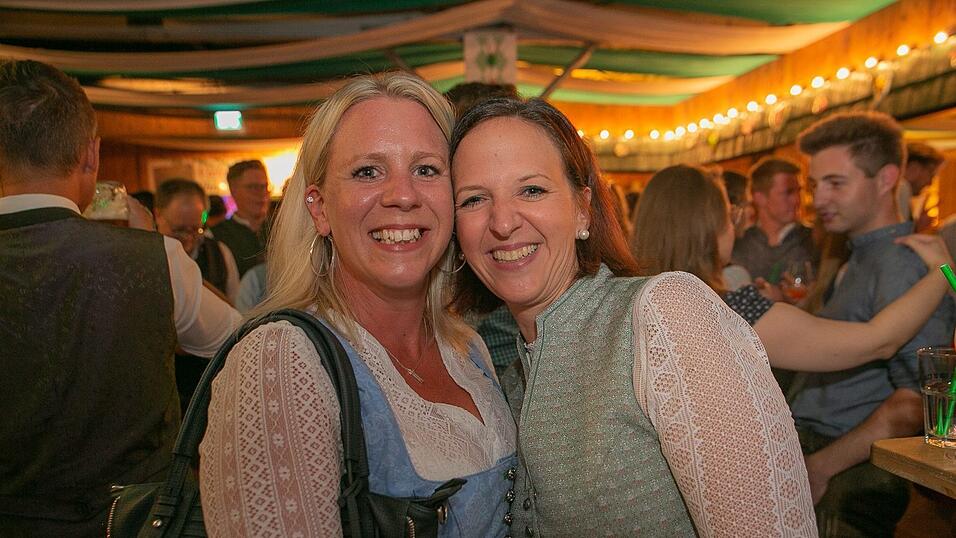 Am Dienstag spielte der Menzl im Festzelt Weckmann auf. Diese Blasmusikfreunde waren mit dabei.