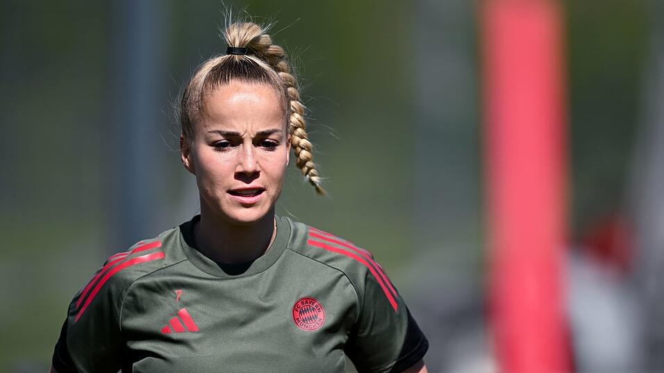 Erst einmal raus: Fu&szlig;ball-Nationalspielerin Giulia Gwinn. (Archivbild)