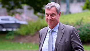 Markus Söder weiß nur zu gut: In die inneren Angelegenheiten der CDU einzugreifen, womöglich noch verbunden mit einem Anlauf zur Kanzlerschaft, kann nur schief gehen. Markus Söder weiß nur zu gut: In die inneren Angelegenheiten der CDU einzugreifen, womöglich noch verbunden mit einem Anlauf zur Kanzlerschaft, kann nur schief gehen.