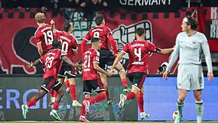 Nürnberg holt gegen Wolfsburg ein zwischenzeitliches 0:2 auf. Nürnberg holt gegen Wolfsburg ein zwischenzeitliches 0:2 auf.