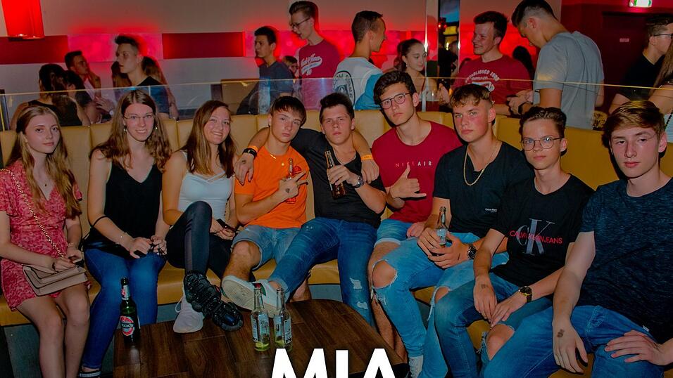 Beste Stimmung auf der Oberstufenparty im Mia Nightclub in Cham. Beste Stimmung auf der Oberstufenparty im Mia Nightclub in Cham.